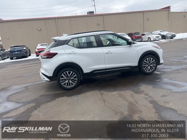 2024 Nissan Kicks SR