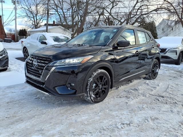 2024 Nissan Kicks SR
