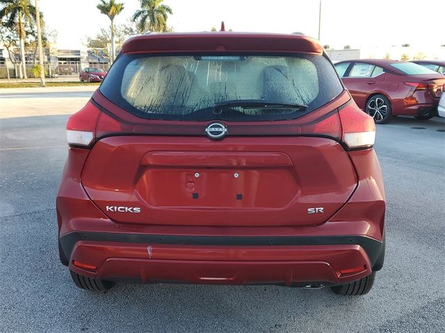 2024 Nissan Kicks SR