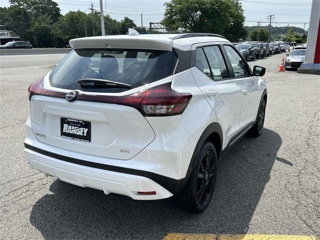 2024 Nissan Kicks SR