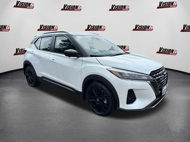 2024 Nissan Kicks SR