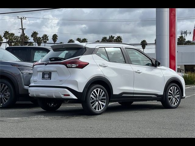 2024 Nissan Kicks SR