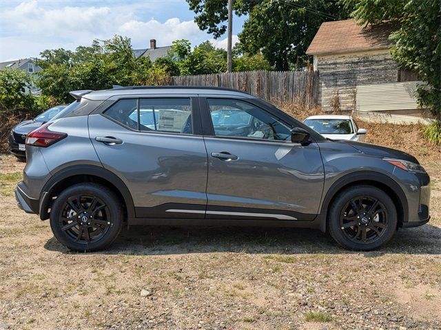 2024 Nissan Kicks SR