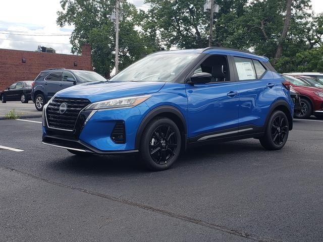 2024 Nissan Kicks SR