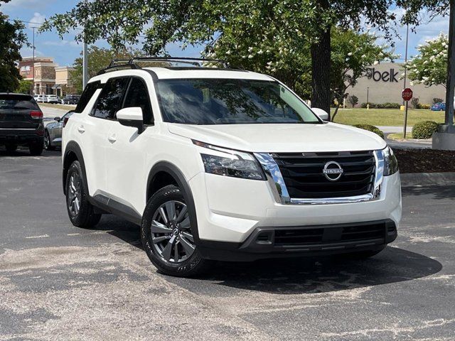 2024 Nissan Pathfinder SV