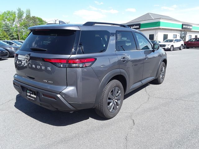 2024 Nissan Pathfinder SV