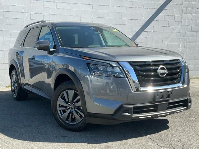 2024 Nissan Pathfinder SV
