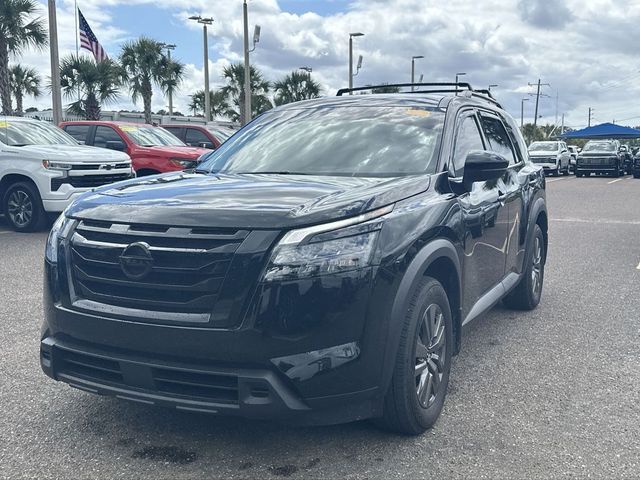 2024 Nissan Pathfinder SV
