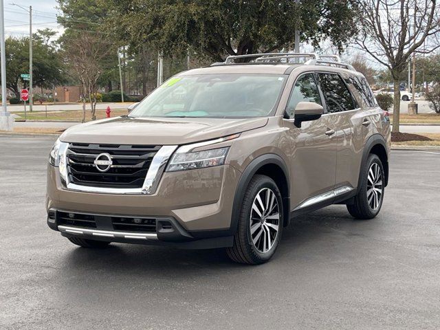 2024 Nissan Pathfinder Platinum