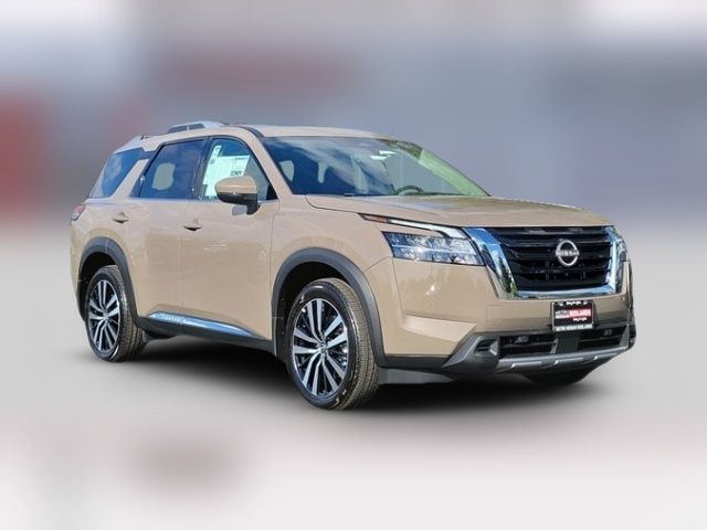 2024 Nissan Pathfinder Platinum