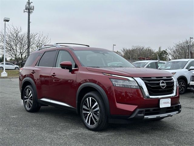 2024 Nissan Pathfinder Platinum