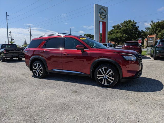 2024 Nissan Pathfinder Platinum