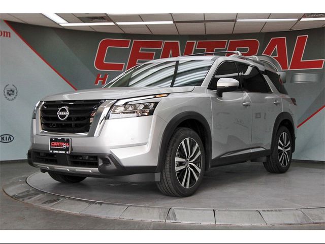 2024 Nissan Pathfinder Platinum