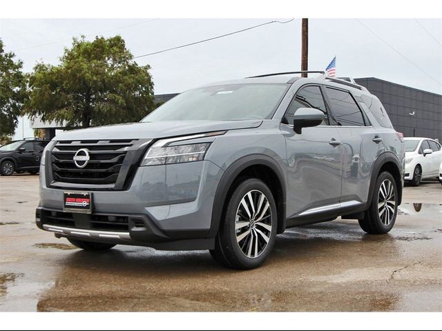 2024 Nissan Pathfinder Platinum