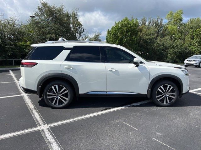 2024 Nissan Pathfinder Platinum