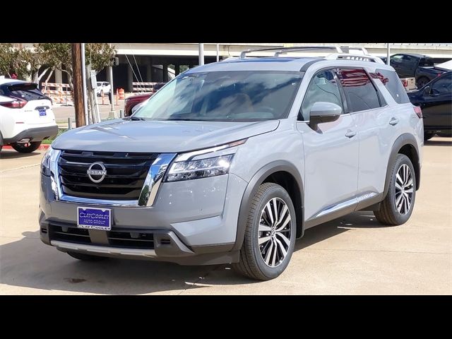 2024 Nissan Pathfinder Platinum