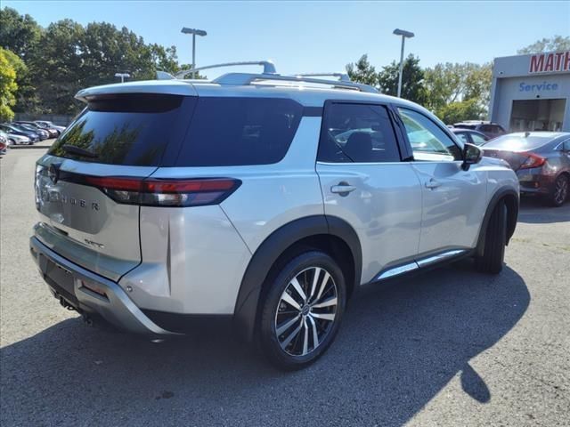 2024 Nissan Pathfinder Platinum