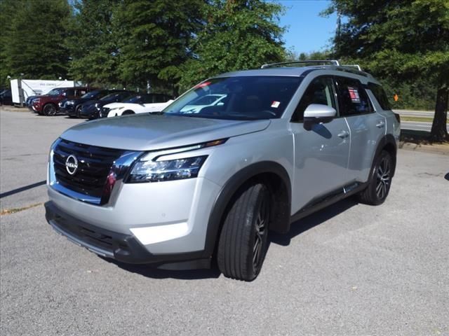 2024 Nissan Pathfinder Platinum