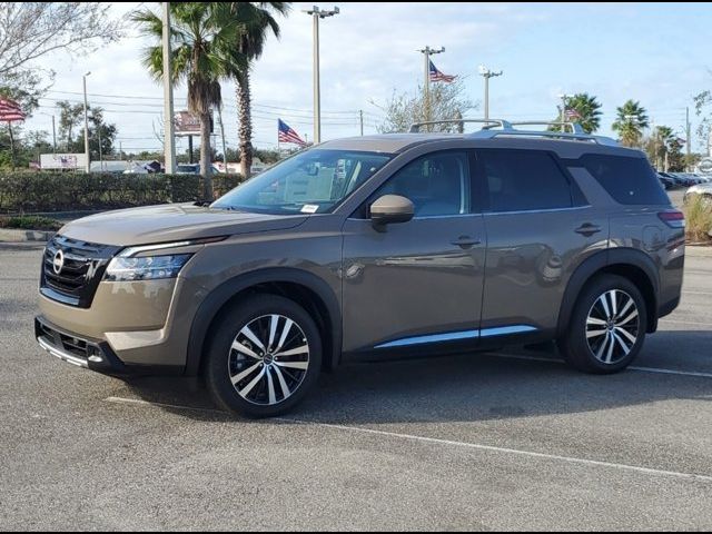 2024 Nissan Pathfinder Platinum