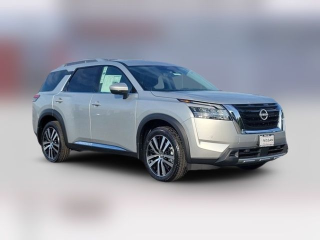 2024 Nissan Pathfinder Platinum