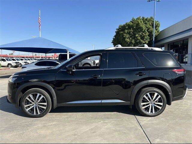 2024 Nissan Pathfinder Platinum