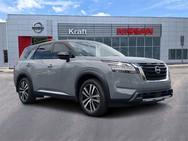 2024 Nissan Pathfinder Platinum