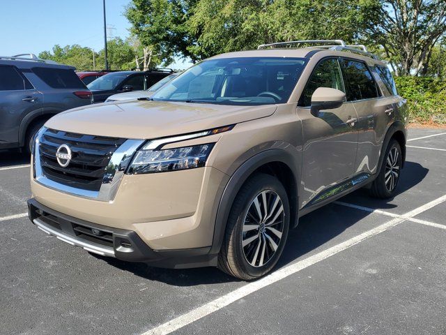 2024 Nissan Pathfinder Platinum