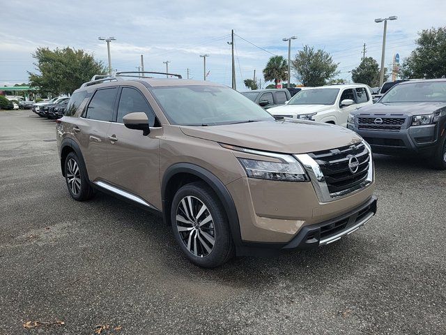 2024 Nissan Pathfinder Platinum