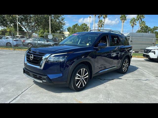 2024 Nissan Pathfinder Platinum