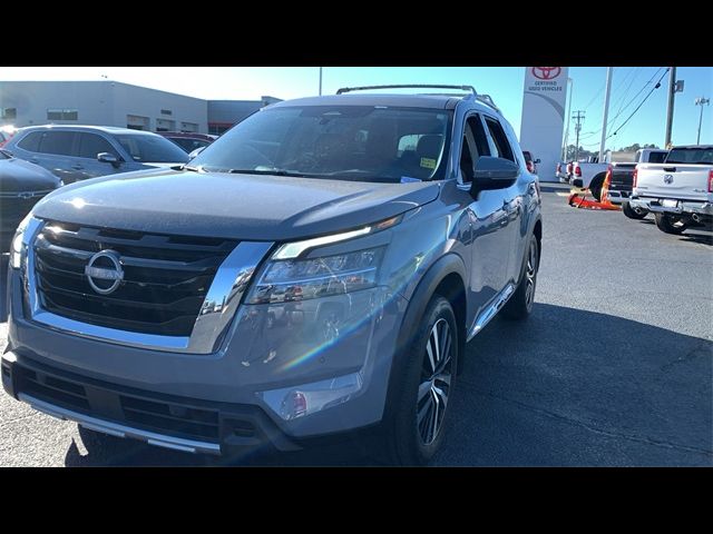 2024 Nissan Pathfinder Platinum