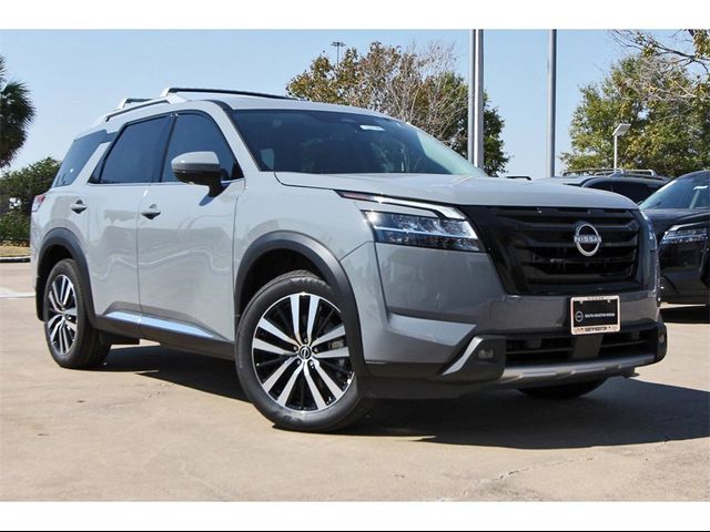 2024 Nissan Pathfinder Platinum