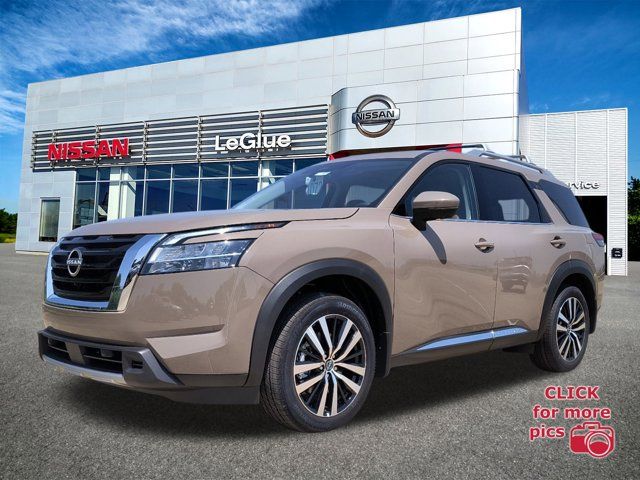 2024 Nissan Pathfinder Platinum