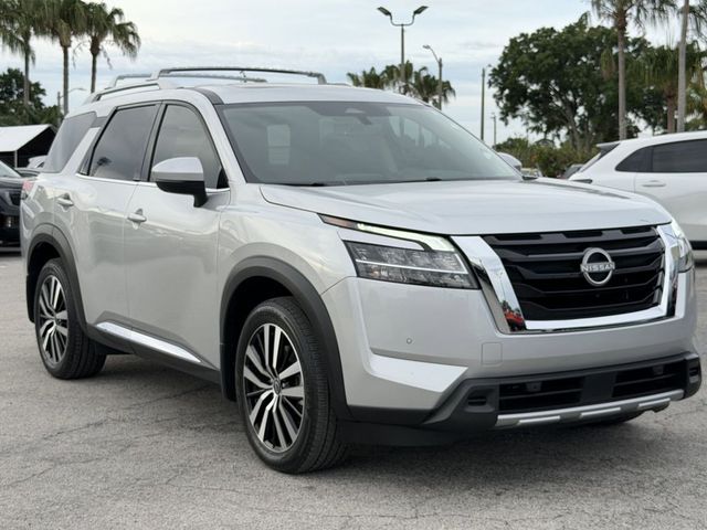 2024 Nissan Pathfinder Platinum