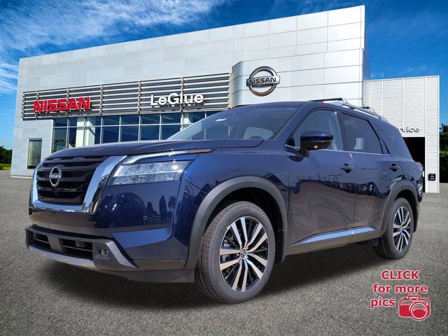 2024 Nissan Pathfinder Platinum