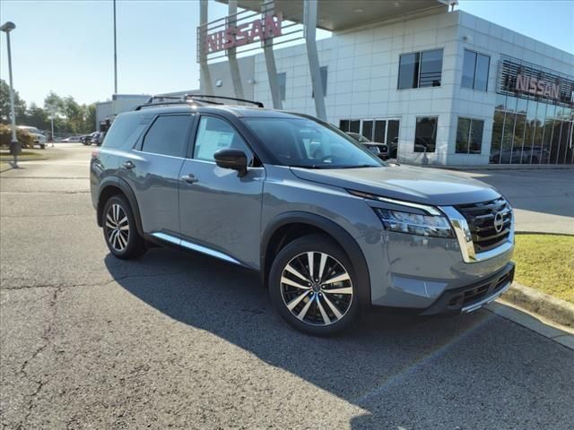 2024 Nissan Pathfinder Platinum