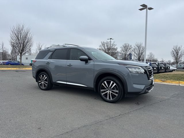 2024 Nissan Pathfinder Platinum