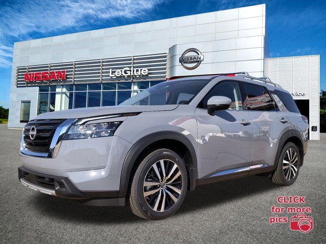 2024 Nissan Pathfinder Platinum