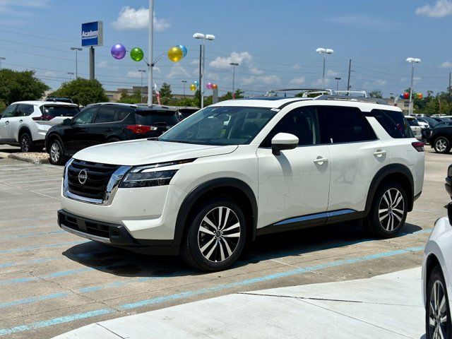 2024 Nissan Pathfinder Platinum