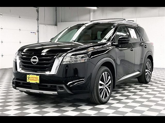 2024 Nissan Pathfinder Platinum