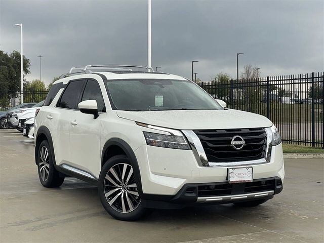 2024 Nissan Pathfinder Platinum