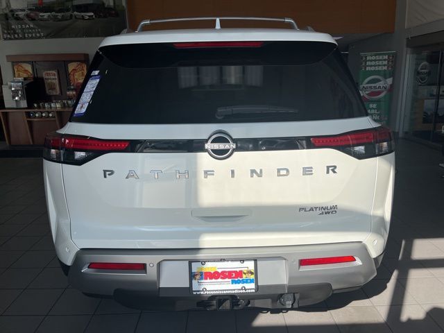 2024 Nissan Pathfinder Platinum