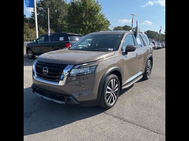 2024 Nissan Pathfinder Platinum