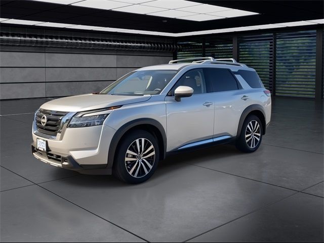 2024 Nissan Pathfinder Platinum