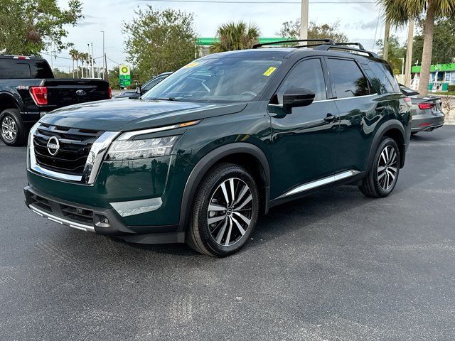 2024 Nissan Pathfinder Platinum