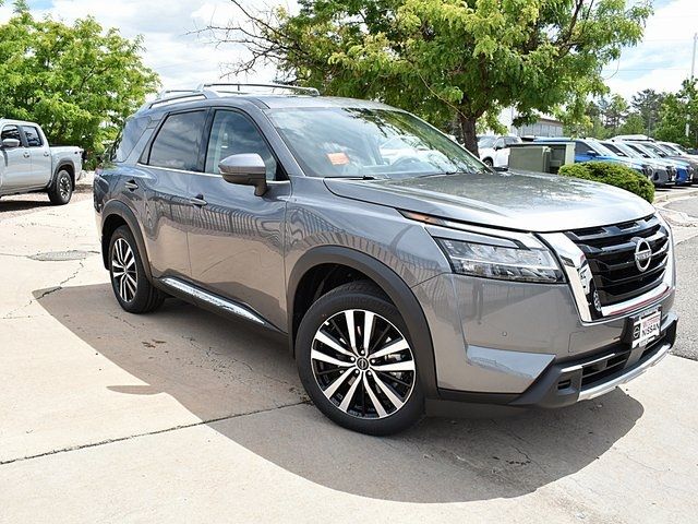 2024 Nissan Pathfinder Platinum