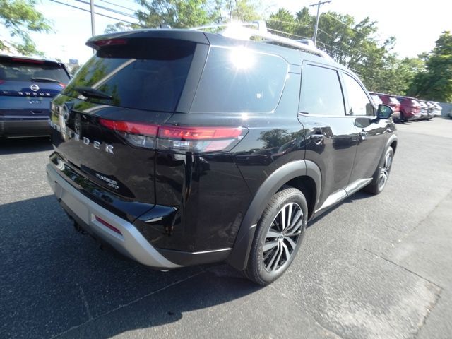 2024 Nissan Pathfinder Platinum