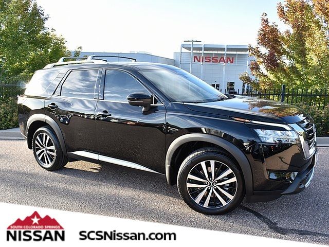 2024 Nissan Pathfinder Platinum