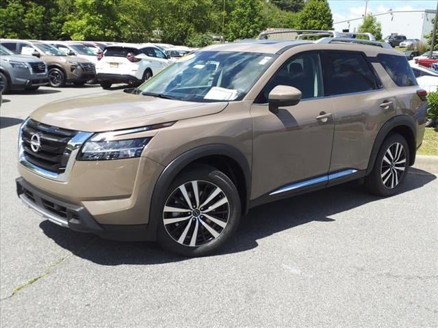 2024 Nissan Pathfinder Platinum