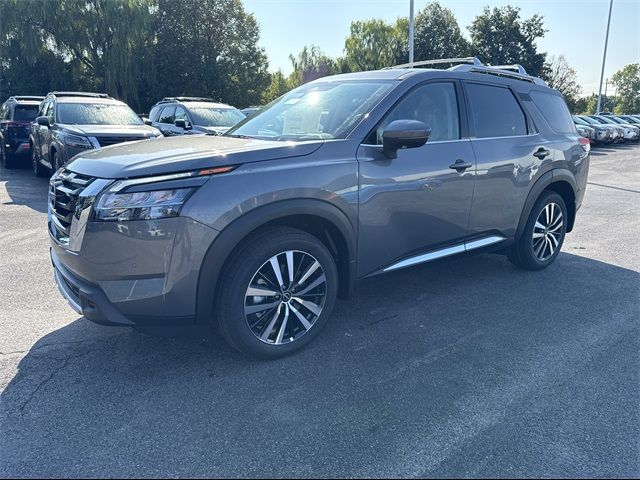 2024 Nissan Pathfinder Platinum