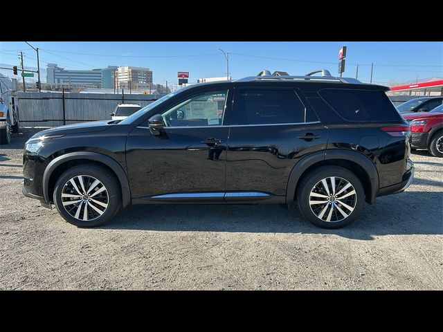 2024 Nissan Pathfinder Platinum